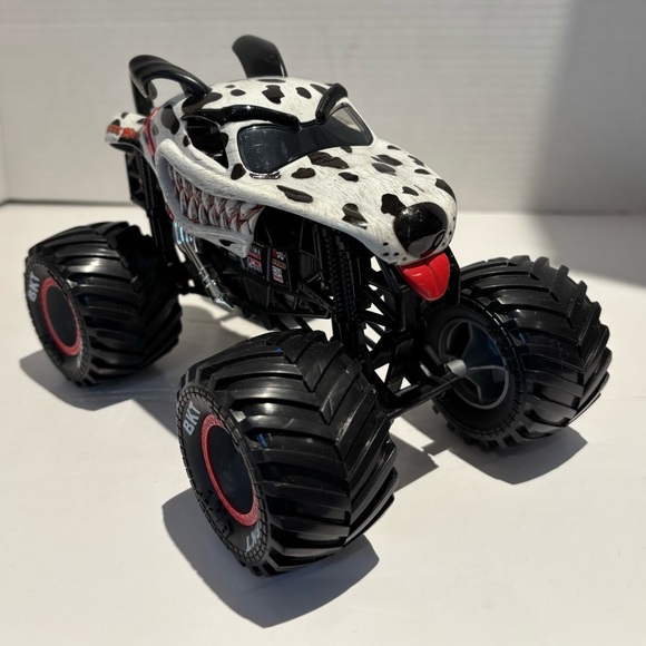 Other - Hot Wheels MONSTER JAM 1/24 White Dalmation MONSTER MUTT Diecast Metal 4x4 Truck